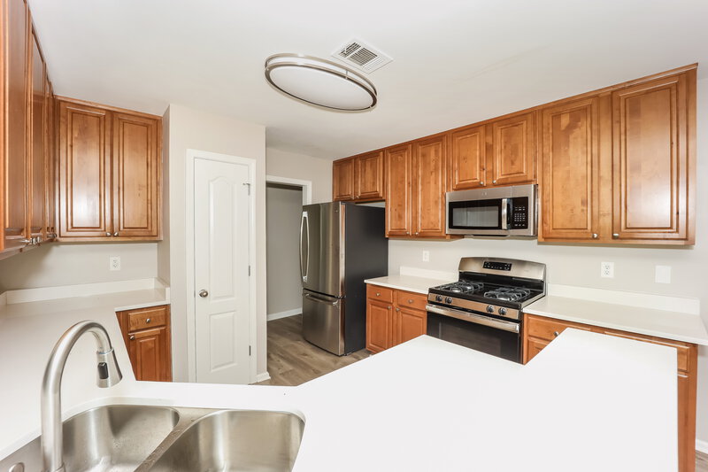2,775/Mo, 530 Millbrook Village Dr Tyrone, GA 30290 Kitchen View