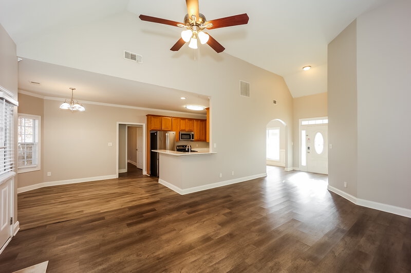 0/Mo, 17 Westhill Dr Newnan, GA 30265 Living Room View