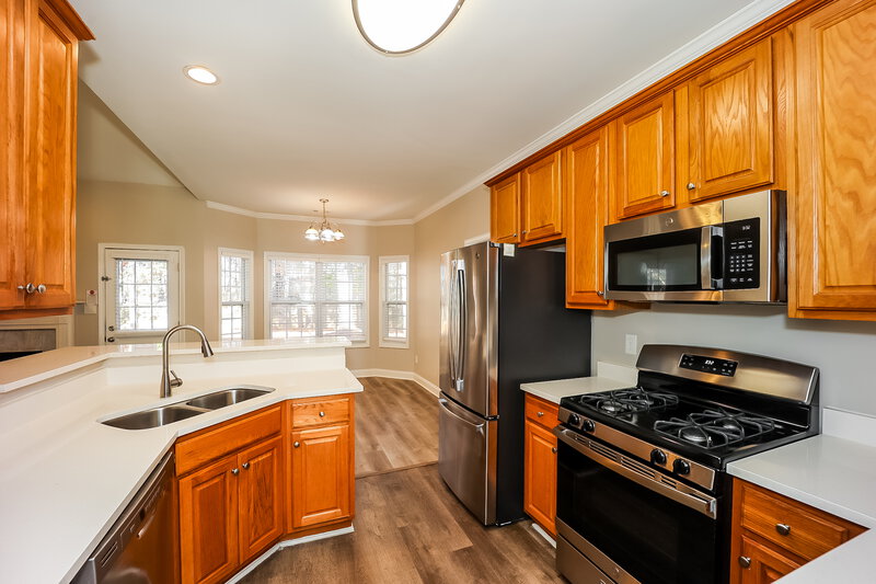 0/Mo, 17 Westhill Dr Newnan, GA 30265 Kitchen View
