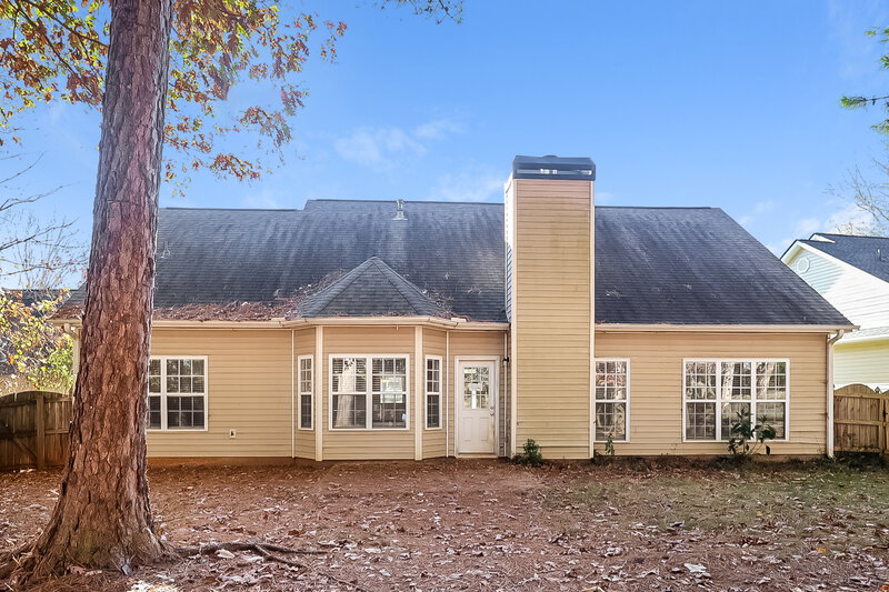 0/Mo, 17 Westhill Dr Newnan, GA 30265 Rear View