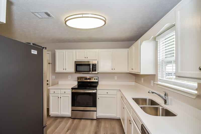 1,930/Mo, 7139 Crystal Creek Pl Douglasville, GA 30134 Kitchen View 2