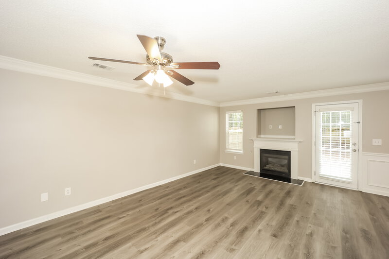 2,055/Mo, 116 Preserve Dr Newnan, GA 30263 Living Room View 3