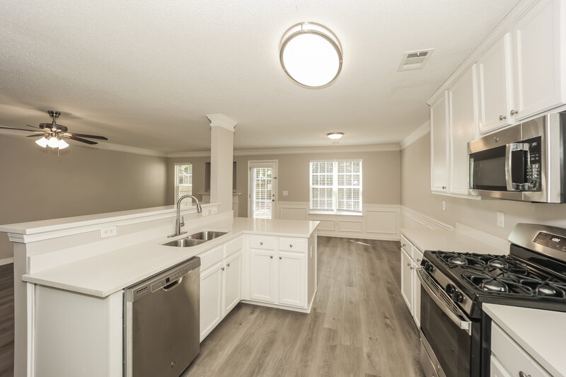 2,055/Mo, 116 Preserve Dr Newnan, GA 30263 Kitchen View 3