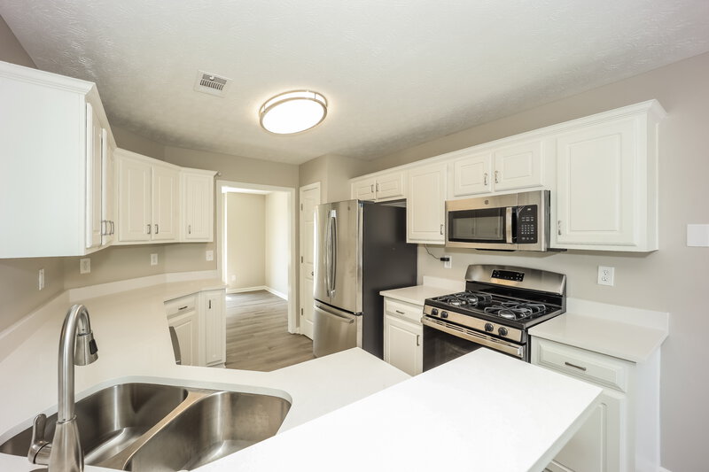 3,040/Mo, 175 Brandon Ridge Ct Riverdale, GA 30274 Kitchen View