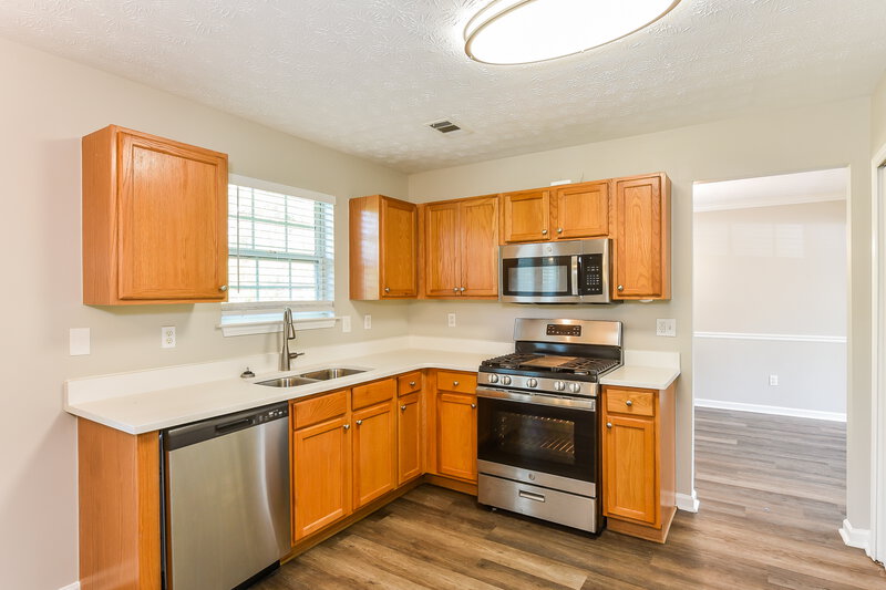 3,550/Mo, 2521 Meadow Pond Trl Grayson, GA 30017 Kitchen View 2