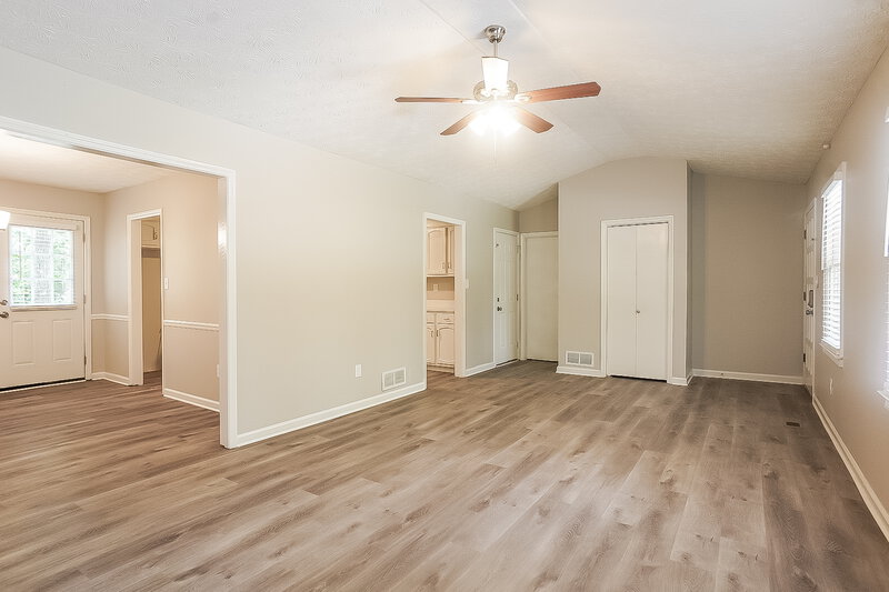 1,940/Mo, 551 GREGORY MANOR DR SW Smyrna, GA 30082 Living Room View