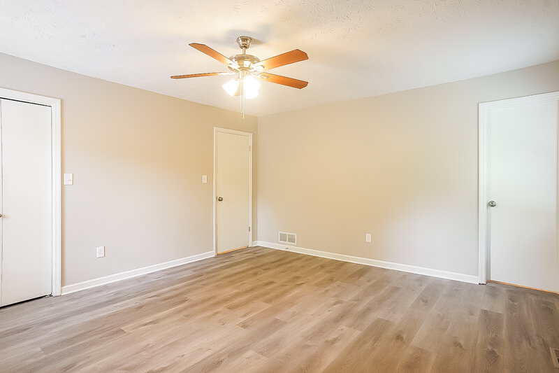 1,940/Mo, 551 GREGORY MANOR DR SW Smyrna, GA 30082 Main Bedroom View 2
