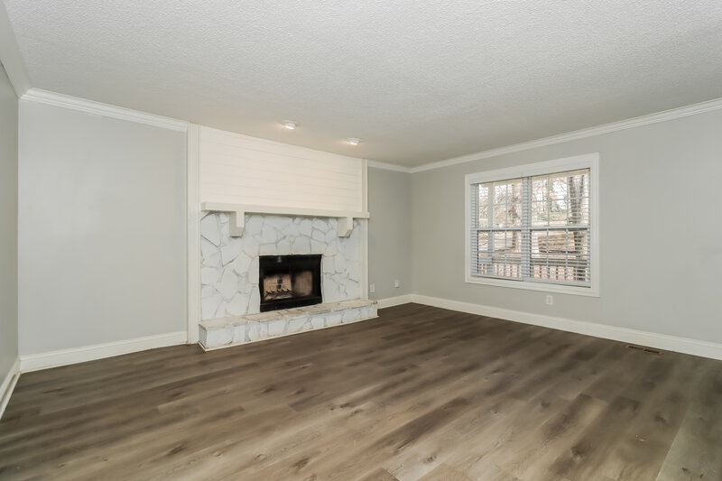 2,100/Mo, 565 Bells Ferry Pl Acworth, GA 30102 Living Room View