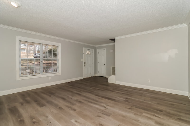 2,100/Mo, 565 Bells Ferry Pl Acworth, GA 30102 Living Room View 2