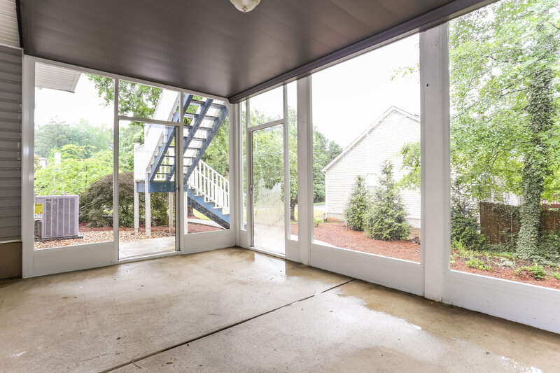 2,105/Mo, 12 Colonial Way Dallas, GA 30157 Sun Room View