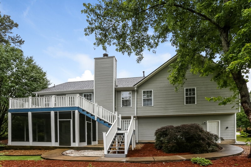 2,105/Mo, 12 Colonial Way Dallas, GA 30157 Rear View