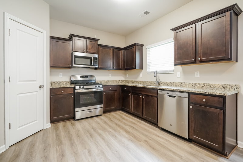 2,290/Mo, 4200 Stilwell Drive Rex, GA 30273 Kitchen View