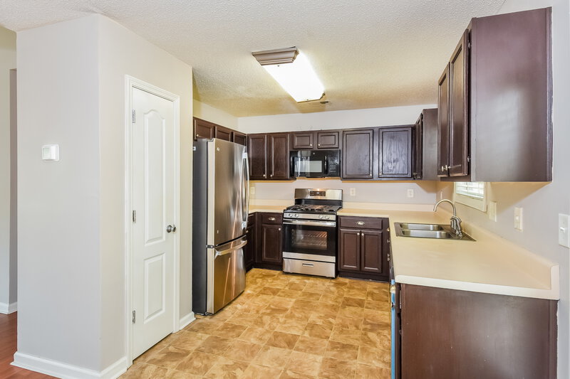 1,770/Mo, 108 Mount Comet Ct Dallas, GA 30157 Kitchen View 2