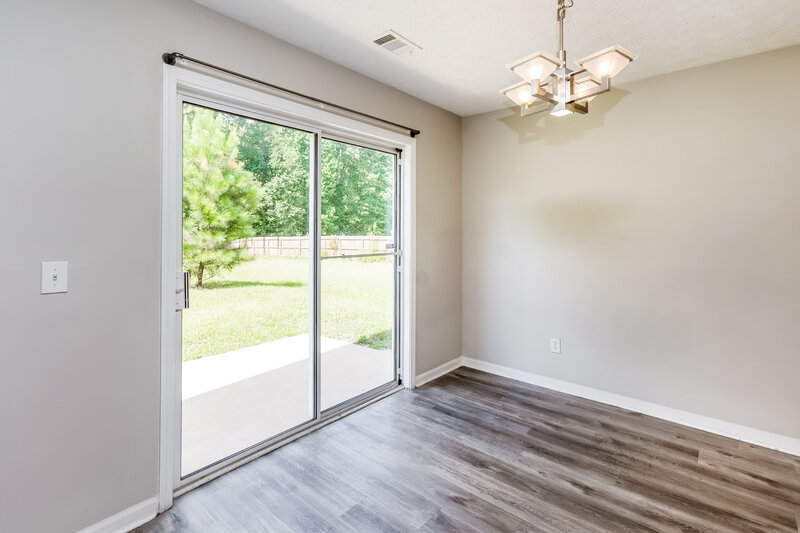 1,660/Mo, 205 Silver Ridge Dr Dallas, GA 30157 Dining Room View