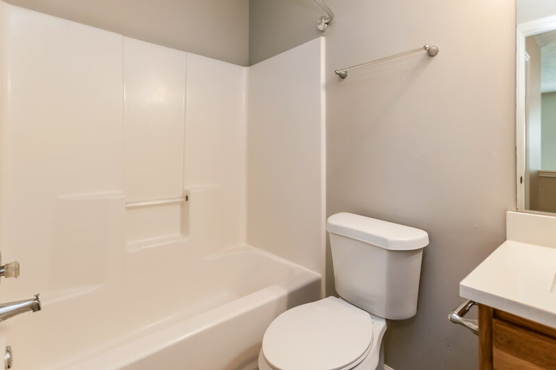 1,660/Mo, 205 Silver Ridge Dr Dallas, GA 30157 Bathroom View