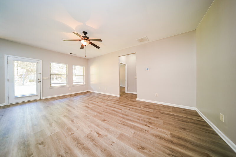 2,230/Mo, 108 Thomaston St Newnan, GA 30263 Living Room View 2