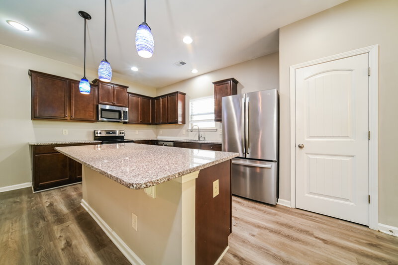 2,230/Mo, 108 Thomaston St Newnan, GA 30263 Kitchen View