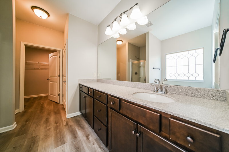 2,230/Mo, 108 Thomaston St Newnan, GA 30263 Main Bathroom View