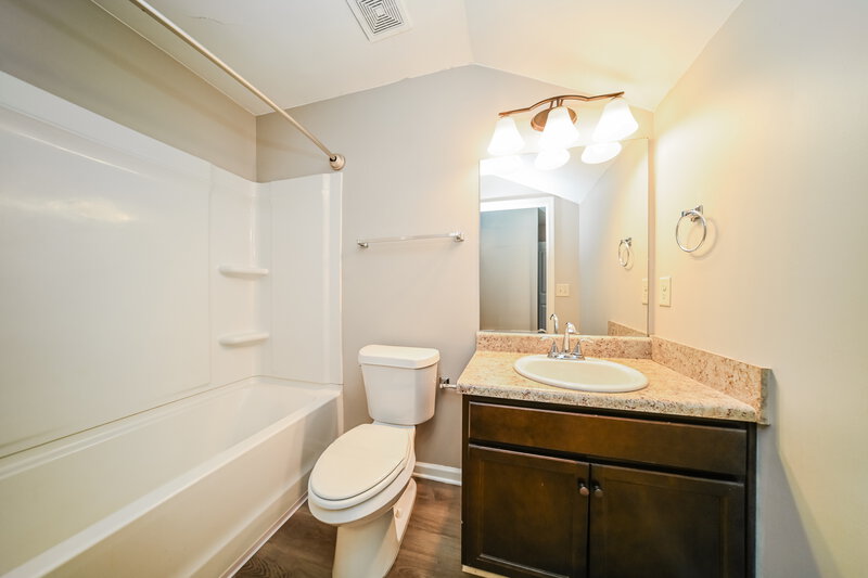 2,230/Mo, 108 Thomaston St Newnan, GA 30263 Bathroom View