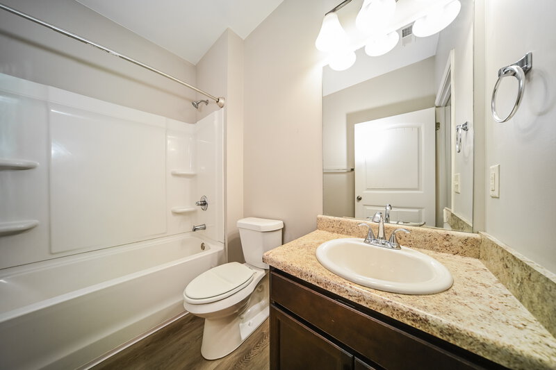 2,230/Mo, 108 Thomaston St Newnan, GA 30263 Bathroom View 2