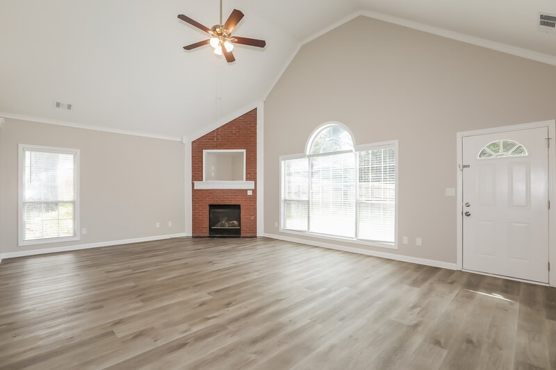 2,135/Mo, 25 Cindy Cir Covington, GA 30016 Living Room View