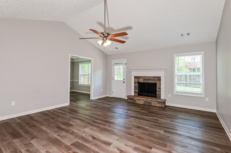 2,295/Mo, 3336 Bridle Brook Drive Auburn, GA 30011 Living Room View