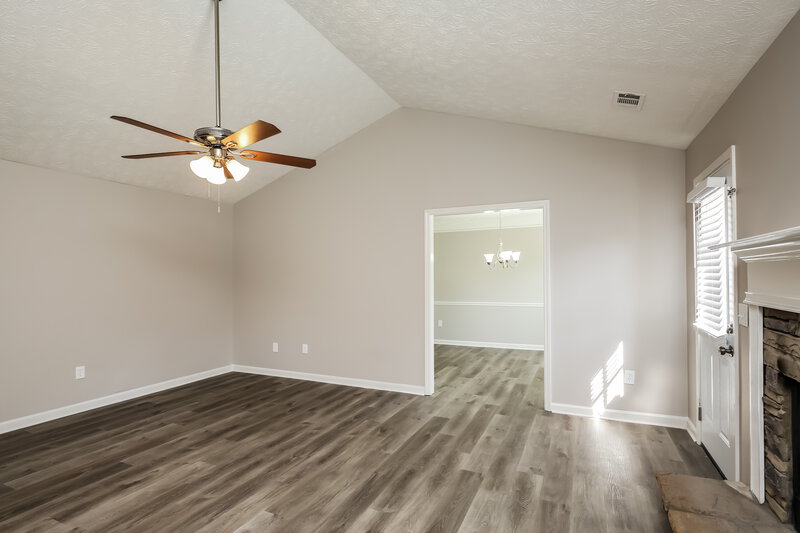 3,150/Mo, 3336 Bridle Brook Drive Auburn, GA 30011 Living Room View 2