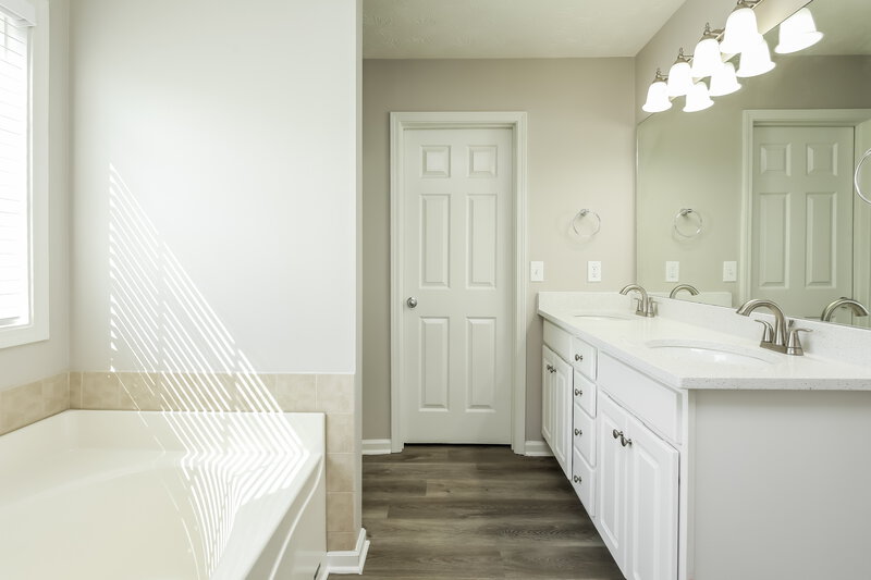 3,150/Mo, 3336 Bridle Brook Drive Auburn, GA 30011 Main Bathroom View