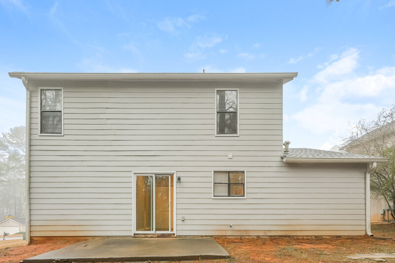 1,800/Mo, 1053 Mainstreet Lake Dr Stone Mountain, GA 30088 Rear View