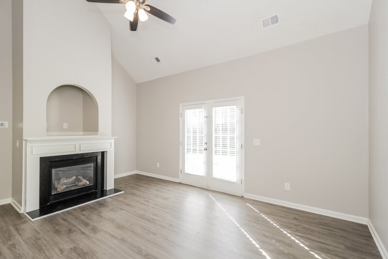 2,850/Mo, 14 Cottage Trce Nw, Cartersville, GA 30121 Living Room View 2