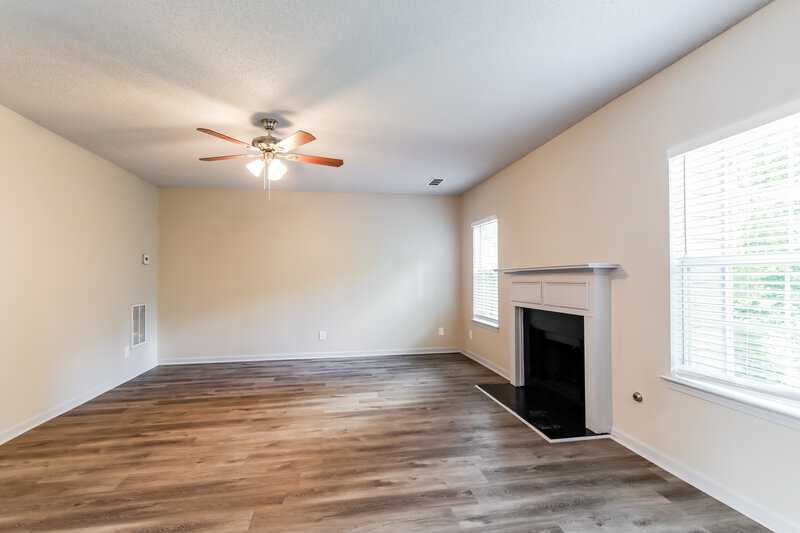 3,500/Mo, 1156 Stepping Stone Ln Conyers, GA 30012 Family Room View 2