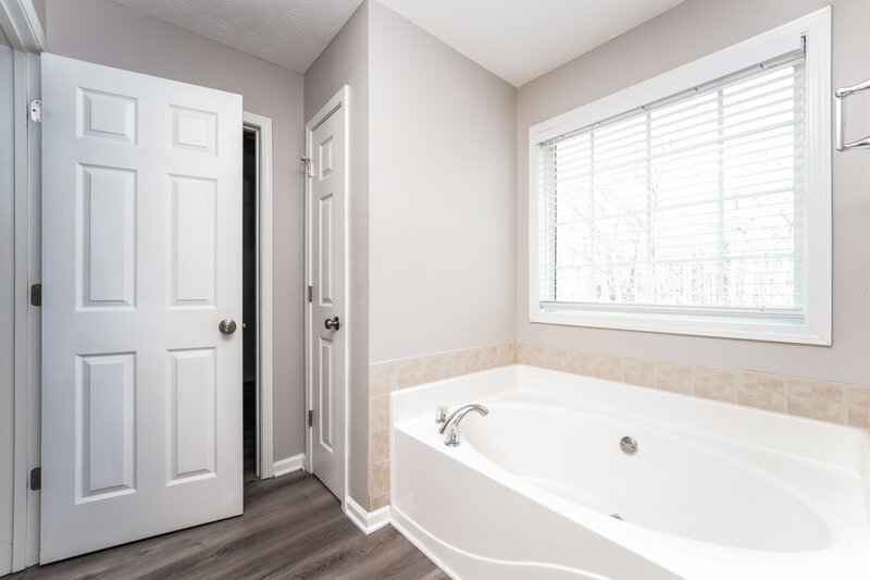 2,510/Mo, 3470 Garden Mist Cir Auburn, GA 30011 Main Bathroom View 2