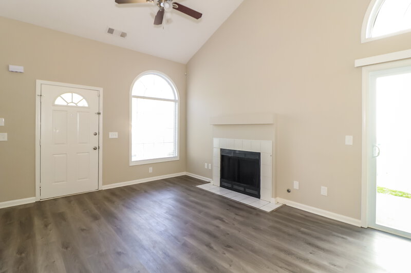2,170/Mo, 615 Chantress Ct Milton, GA 30004 Living Room View 3