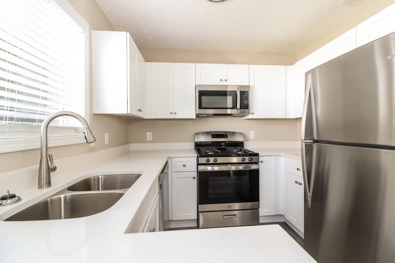 2,170/Mo, 615 Chantress Ct Milton, GA 30004 Kitchen View 2