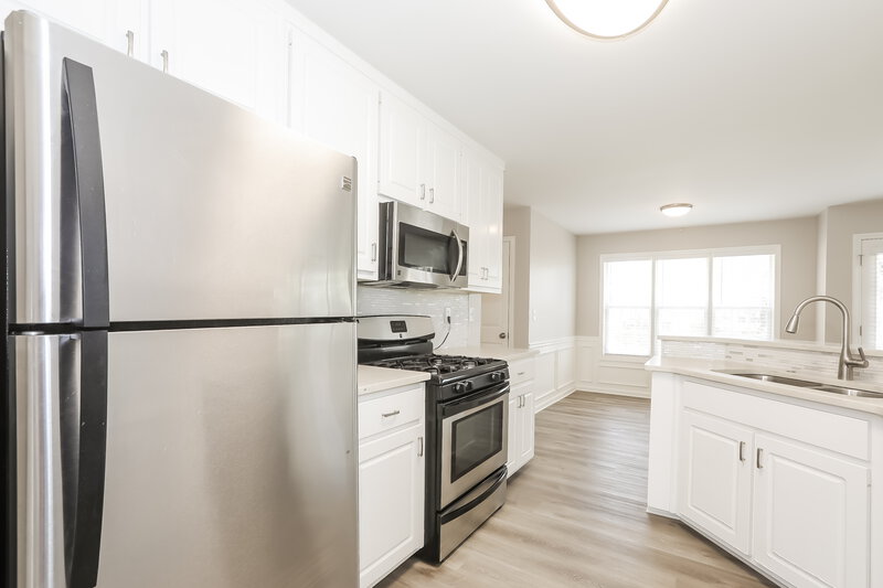 2,775/Mo, 972 Simon Park Cir Lawrenceville, GA 30045 Kitchen View 2