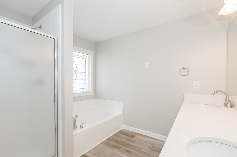 2,775/Mo, 972 Simon Park Cir Lawrenceville, GA 30045 Main Bathroom View