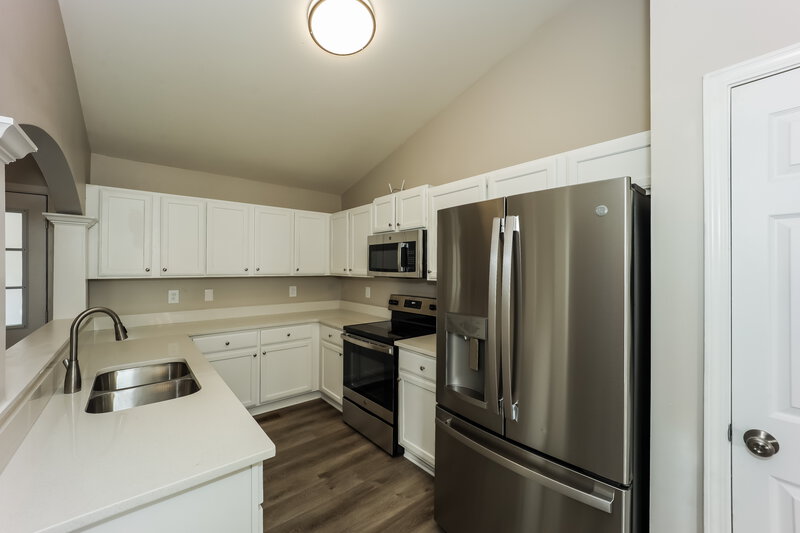 1,800/Mo, 575 Sycamore Dr Jonesboro, GA 30238 Kitchen View