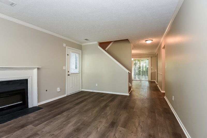 2,340/Mo, 6524 E Windsor Ln Norcross, GA 30093 Living Room View