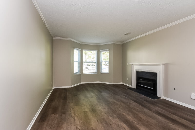 2,340/Mo, 6524 E Windsor Ln Norcross, GA 30093 Living Room View 2
