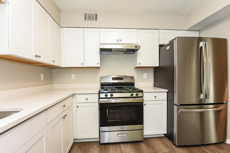 2,340/Mo, 6524 E Windsor Ln Norcross, GA 30093 Kitchen View 2