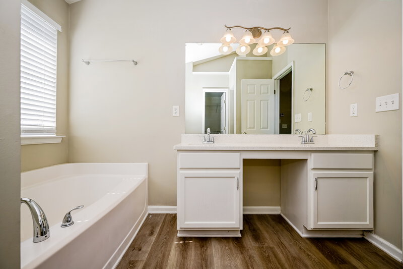 2,065/Mo, 3268 Quincey Crossing Conyers, GA 30013 Main Bathroom View 2