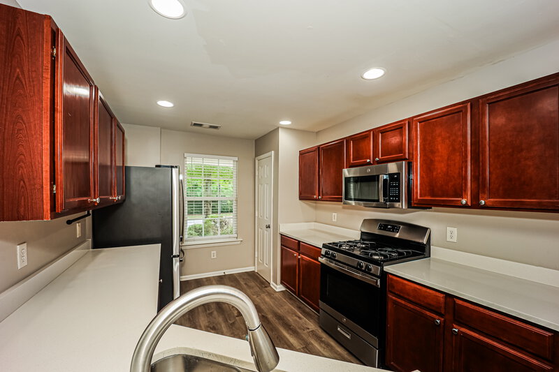 1,965/Mo, 2080 Valley Creek Dr Lithia Springs, GA 30122 Kitchen View