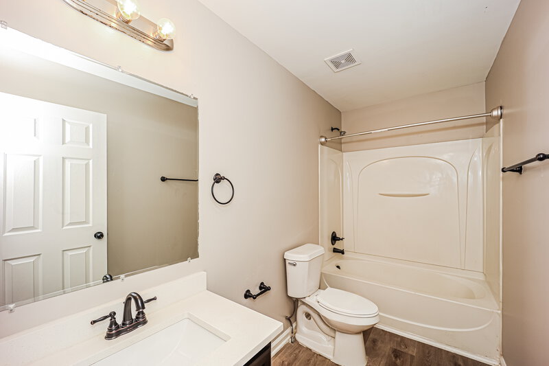 1,965/Mo, 2080 Valley Creek Dr Lithia Springs, GA 30122 Bathroom View