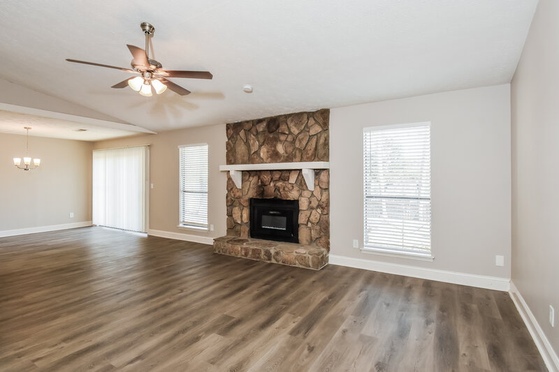 1,920/Mo, 3992 Dawn Dr NW Kennesaw, GA 30144 Living Room View