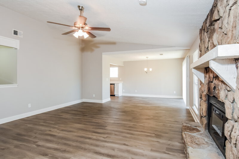 1,920/Mo, 3992 Dawn Dr NW Kennesaw, GA 30144 Living Room View 3