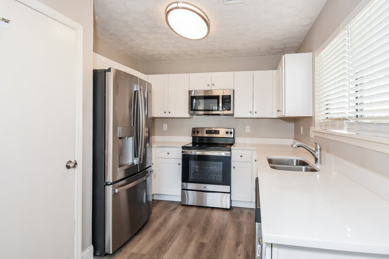 1,920/Mo, 3992 Dawn Dr NW Kennesaw, GA 30144 Kitchen View