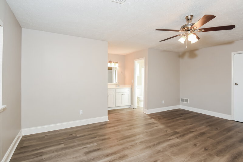 1,920/Mo, 3992 Dawn Dr NW Kennesaw, GA 30144 Main Bedroom View 2