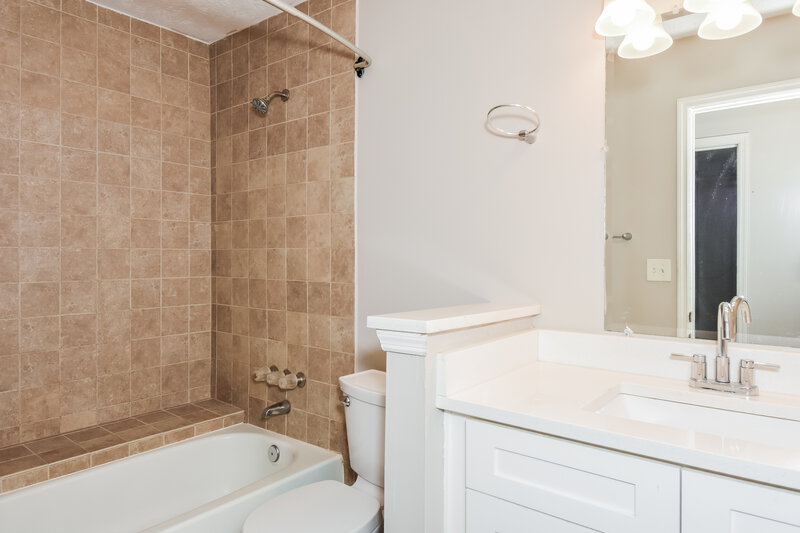 1,920/Mo, 3992 Dawn Dr NW Kennesaw, GA 30144 Bathroom View