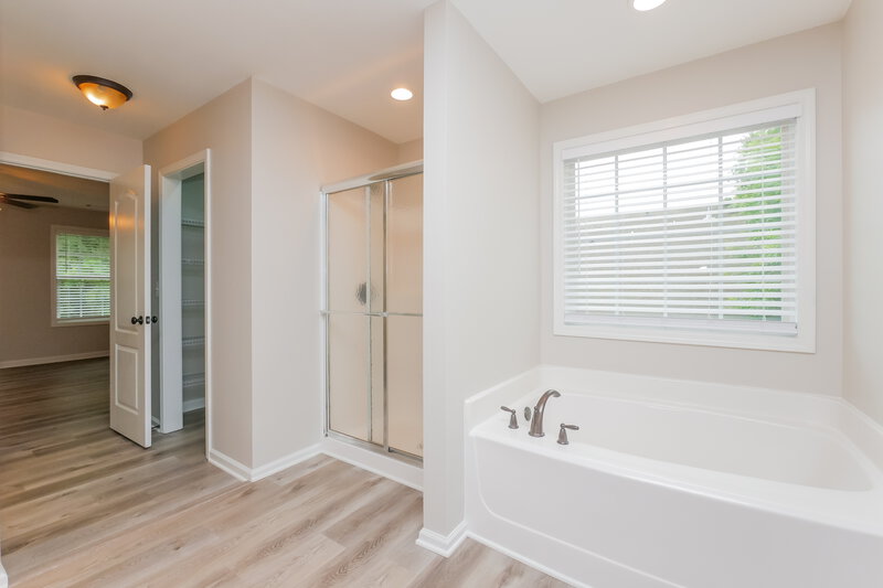 2,020/Mo, 103 Preserve Dr Newnan, GA 30263 Main Bathroom View 2