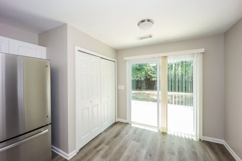 1,975/Mo, 40 Links Ct Newnan, GA 30265 Breakfast Nook View